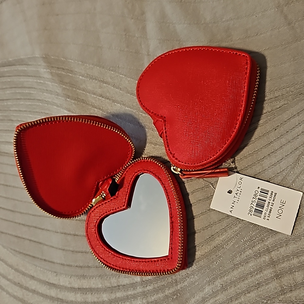 Ann Taylor NWT Heart Compact Mirror